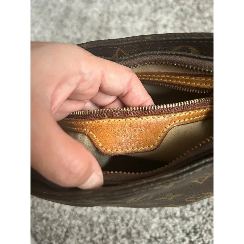 Auth. Louis Vuitton Square‎ Shaped Vintage Bag